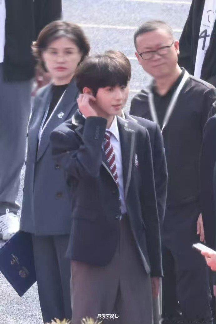 TF四代少年时代2开机路透图TF四代少年时代2校服造型 TF四代少年时代2校服造