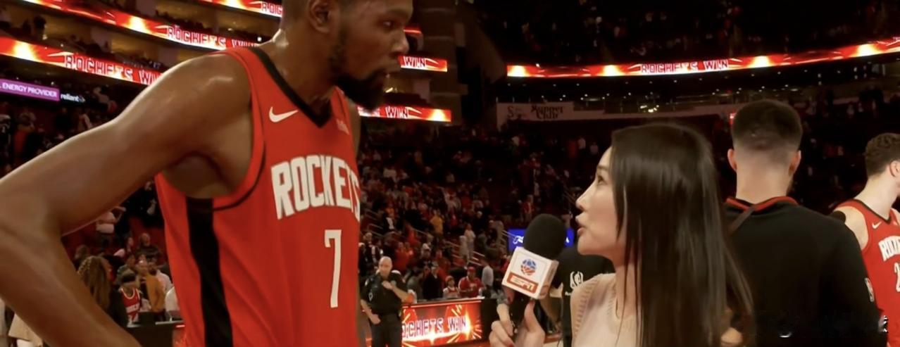 杜兰特又得18分[比心]