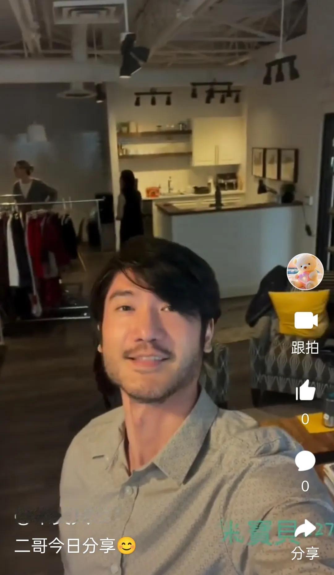 今日笑嘻嘻的二哥[呲牙]

🍄影片在小視頻裡