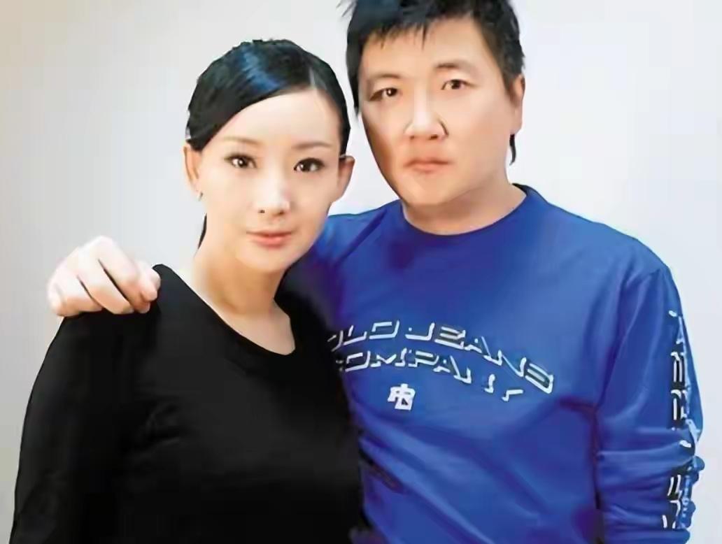 孙楠和买红妹闪婚9年离婚，他转头娶了潘蔚，还争到大女儿买宝瑶抚养权。潘蔚偏爱亲生