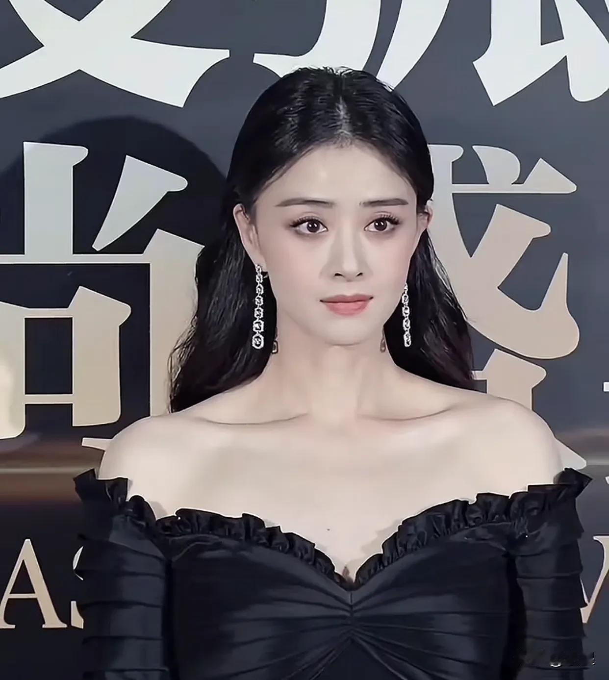 满蒙八旗，不及华妃娘娘凤仪万千
这么多年过去了，还这么美
宋莹，樊胜美，年世兰，