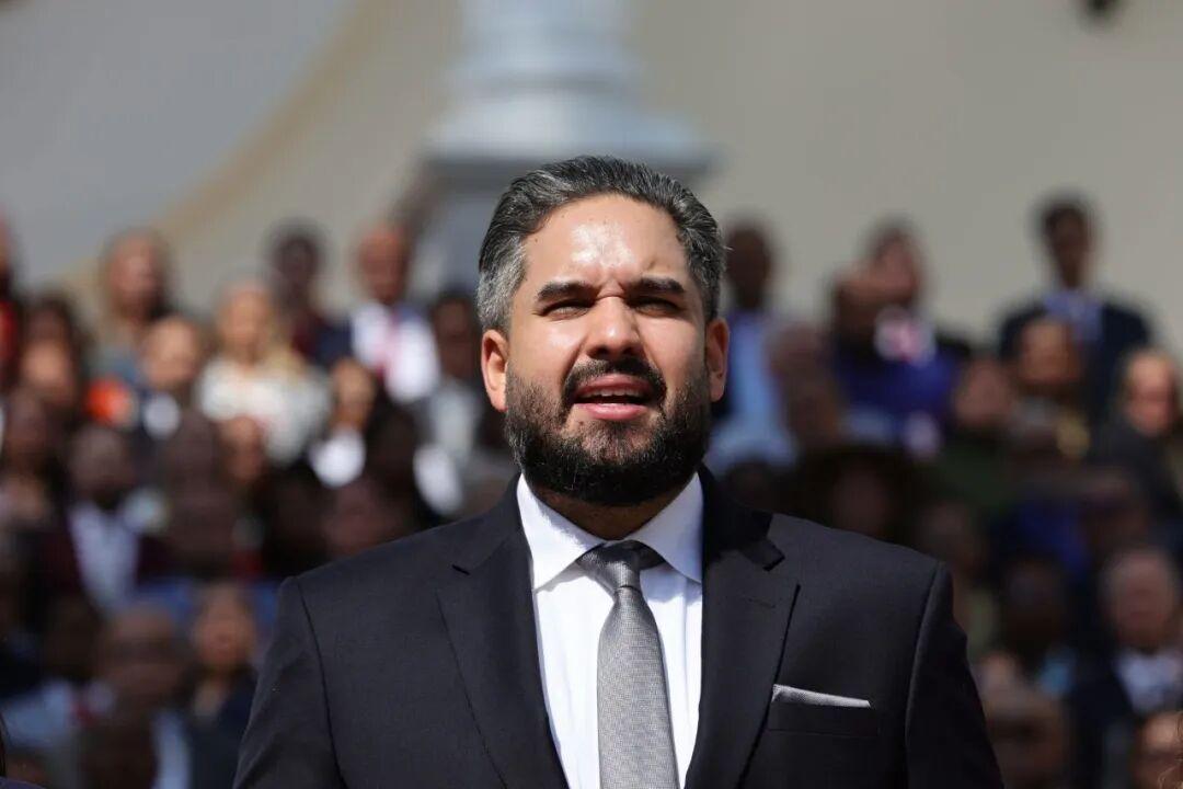 被美军“绑架”一周后，马杜罗狱中首度传话！
当地时间1月10日，委内瑞拉总统马杜