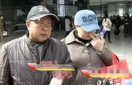 湖南一男子，放着自己5岁的儿子不养，将2个继子视如己出，抚养长大。30多年后，亲