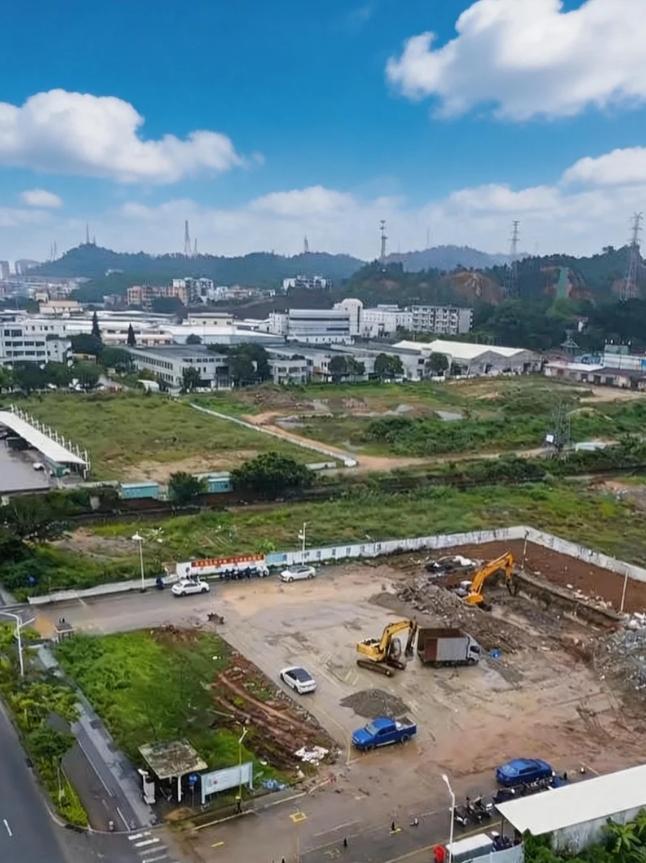 火热动工中，珠海斗门一个超大型的公交总站真的要来了，现场肉眼可见的进度条在疯狂加