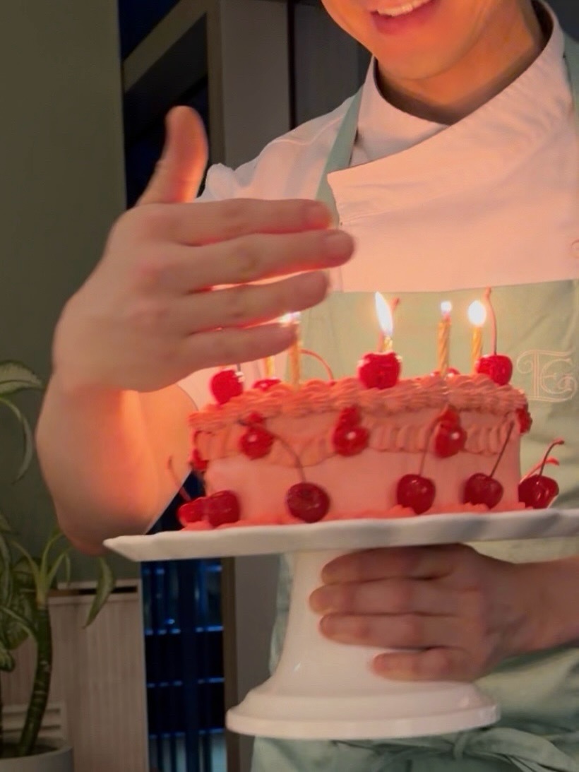 生日拍照张元英🎂🍒 