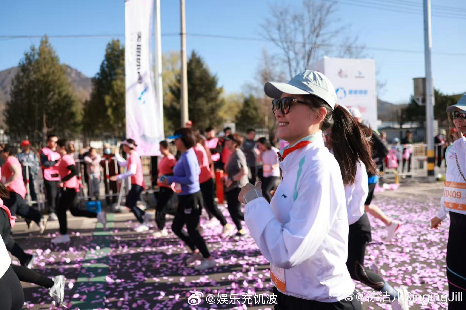 谢娜想和徐洁儿跑马拉松乘风2026谢娜也太会夸人了，直言徐洁儿唱歌跳舞创作改编马