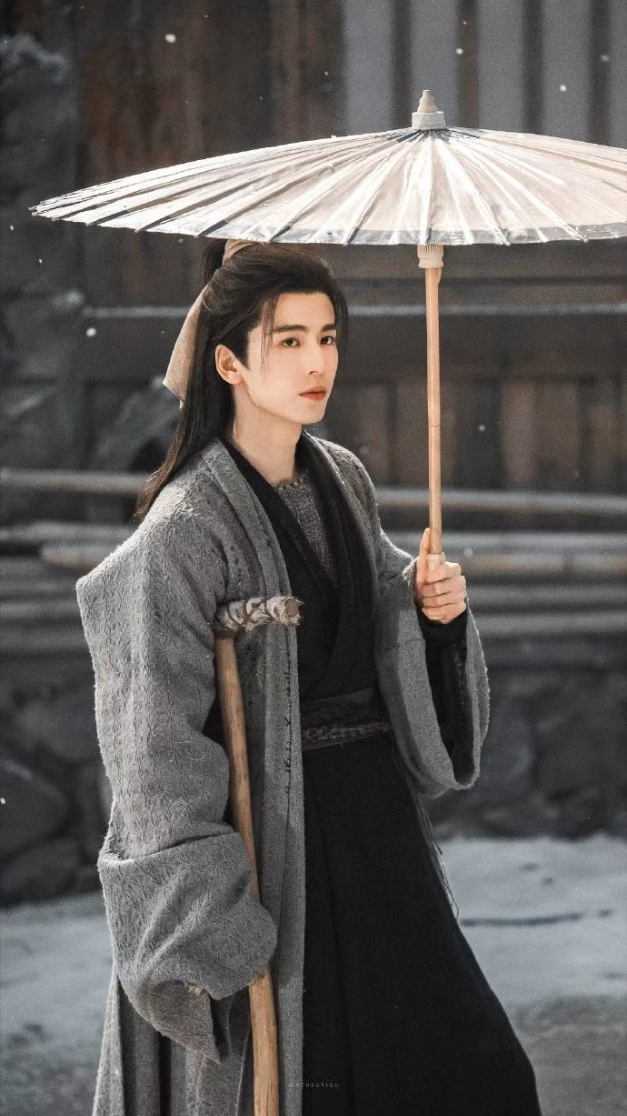 谢征双重身份谢征粗布麻衣时期 谢征粗布麻衣时期，谢征双重身份，反差太大了吧，军营