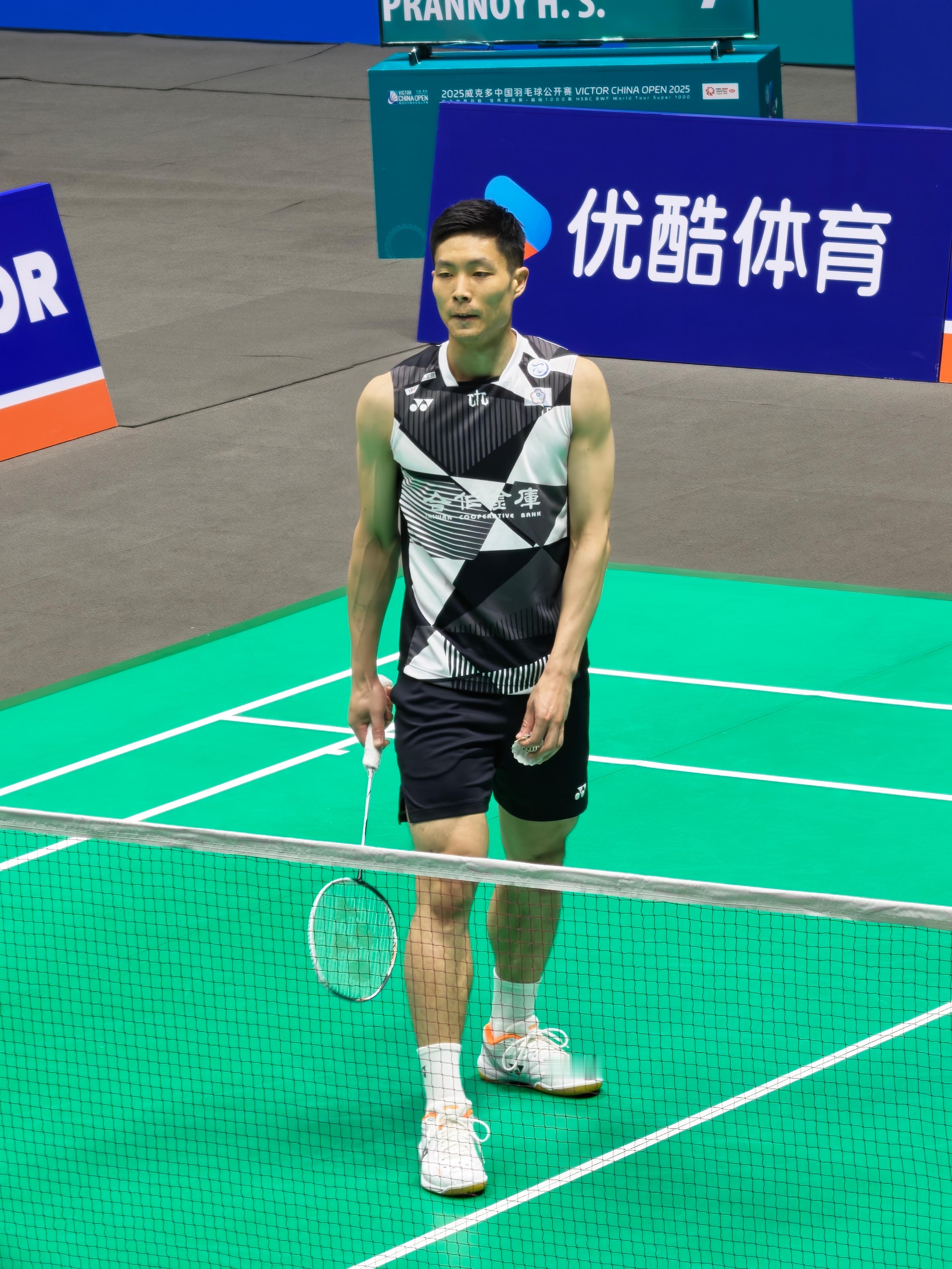 周天成 18-21、21-15、21-8 🇮🇳普兰诺伊下轮：昆拉武特🇹🇭