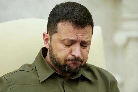 乌克兰，用40万人的伤亡和2000亿美元的债务，为美国拔掉了“俄罗斯”这颗眼中钉