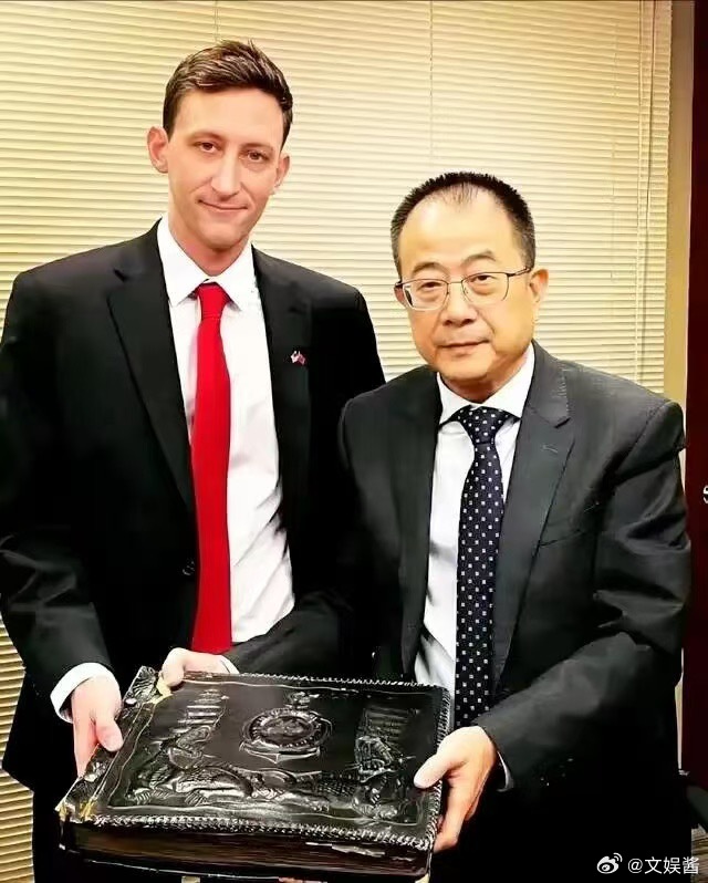 埃文凯尔夸中国人挺牛埃文·凯尔对中国传统文化的热爱简直停不下来！在学会