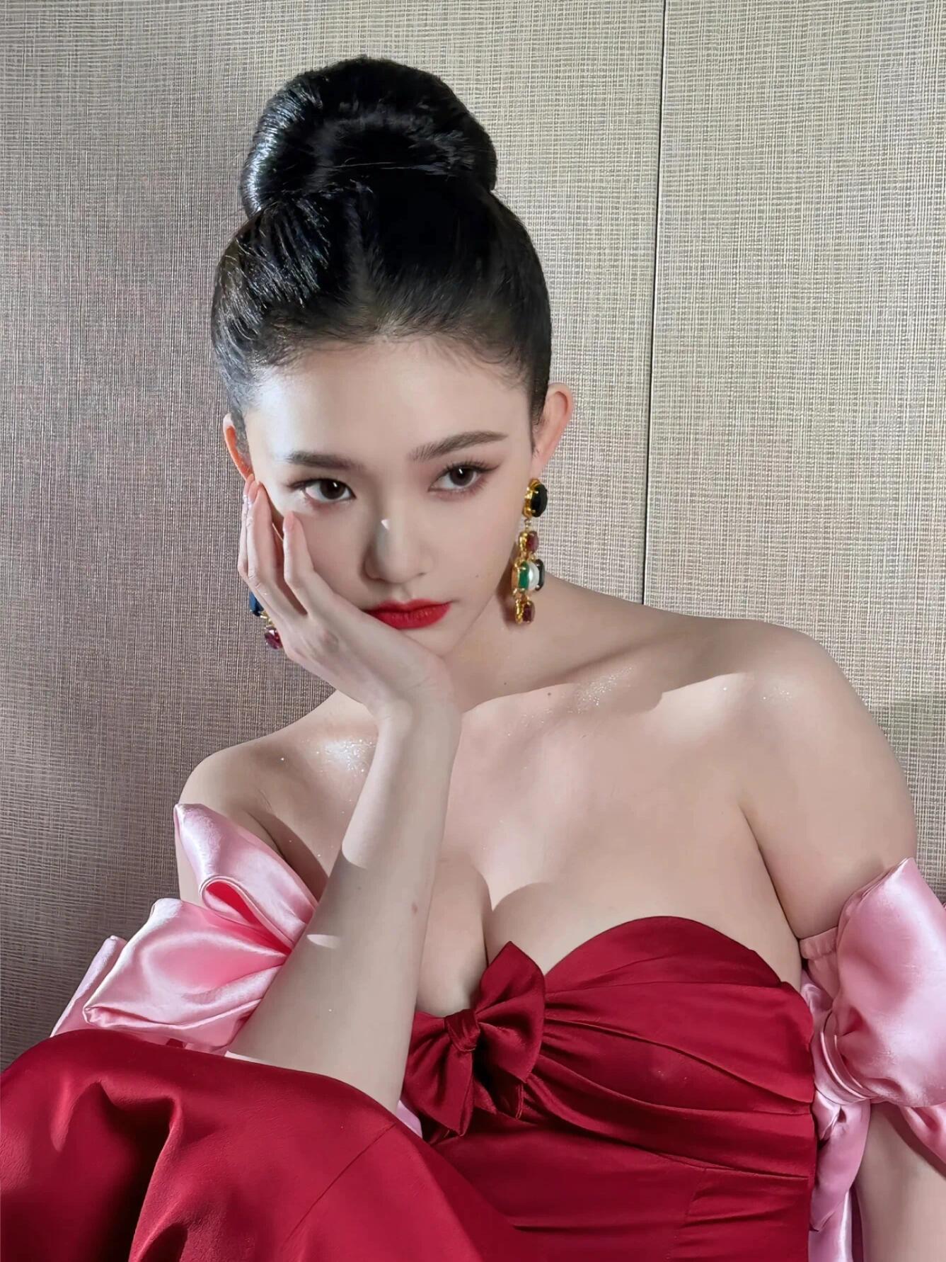 林允？！好美！！！