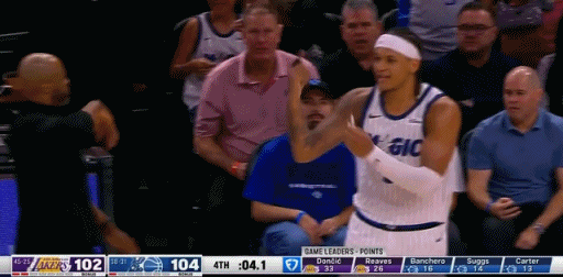 争议太大了，湖人105-104险胜魔术，这场比赛湖人虽然赢了，但是出现了争议巨大