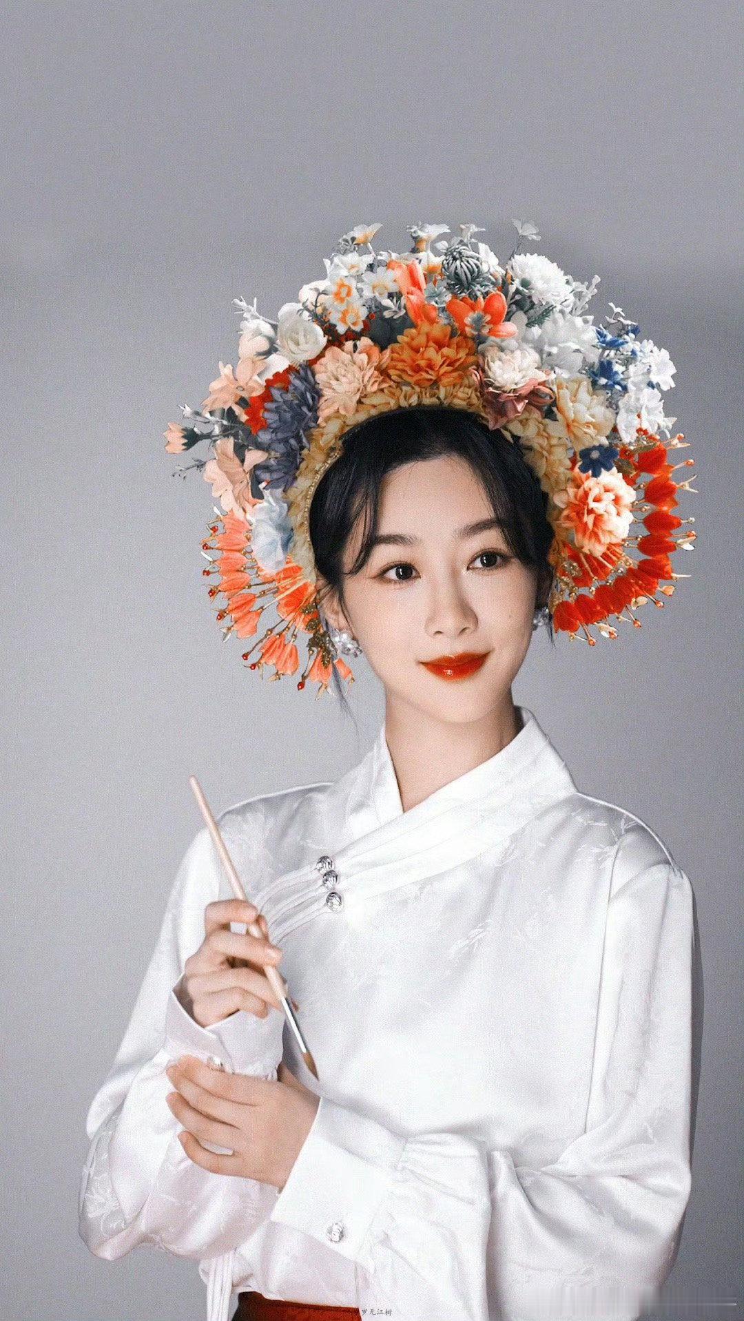 杨紫簪花的古典造型，蛮好看的 ​​​