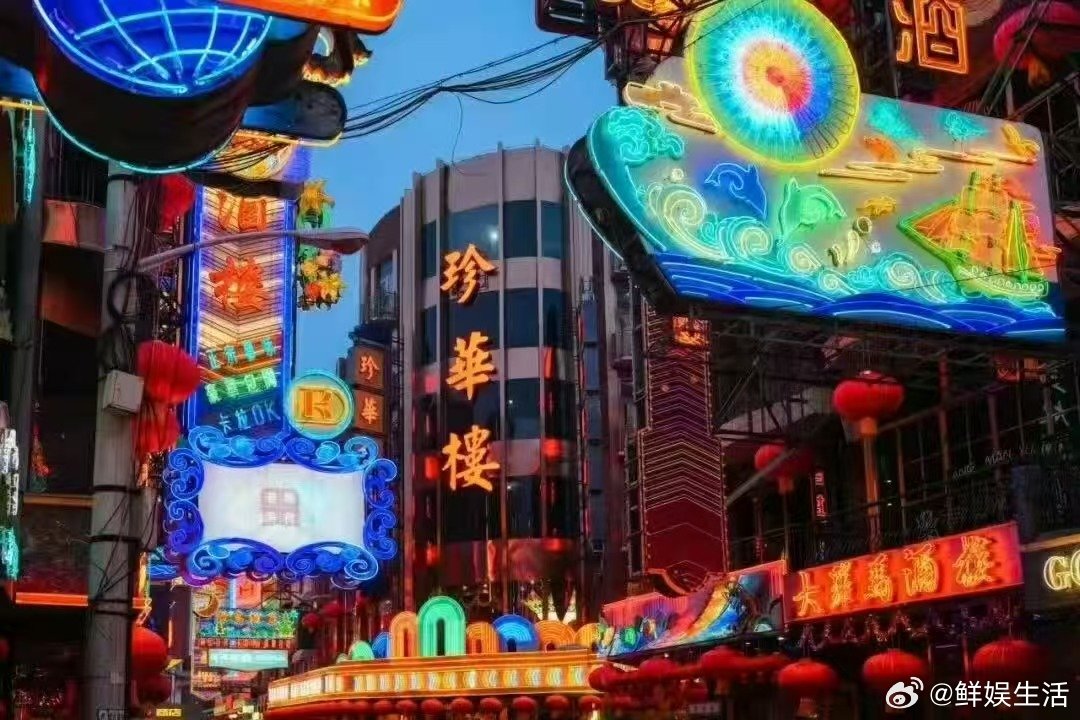 逛上海影视乐园解锁专属人生剧本游客进影视乐园秒变剧中大佬来上海影视乐园开启掘金模