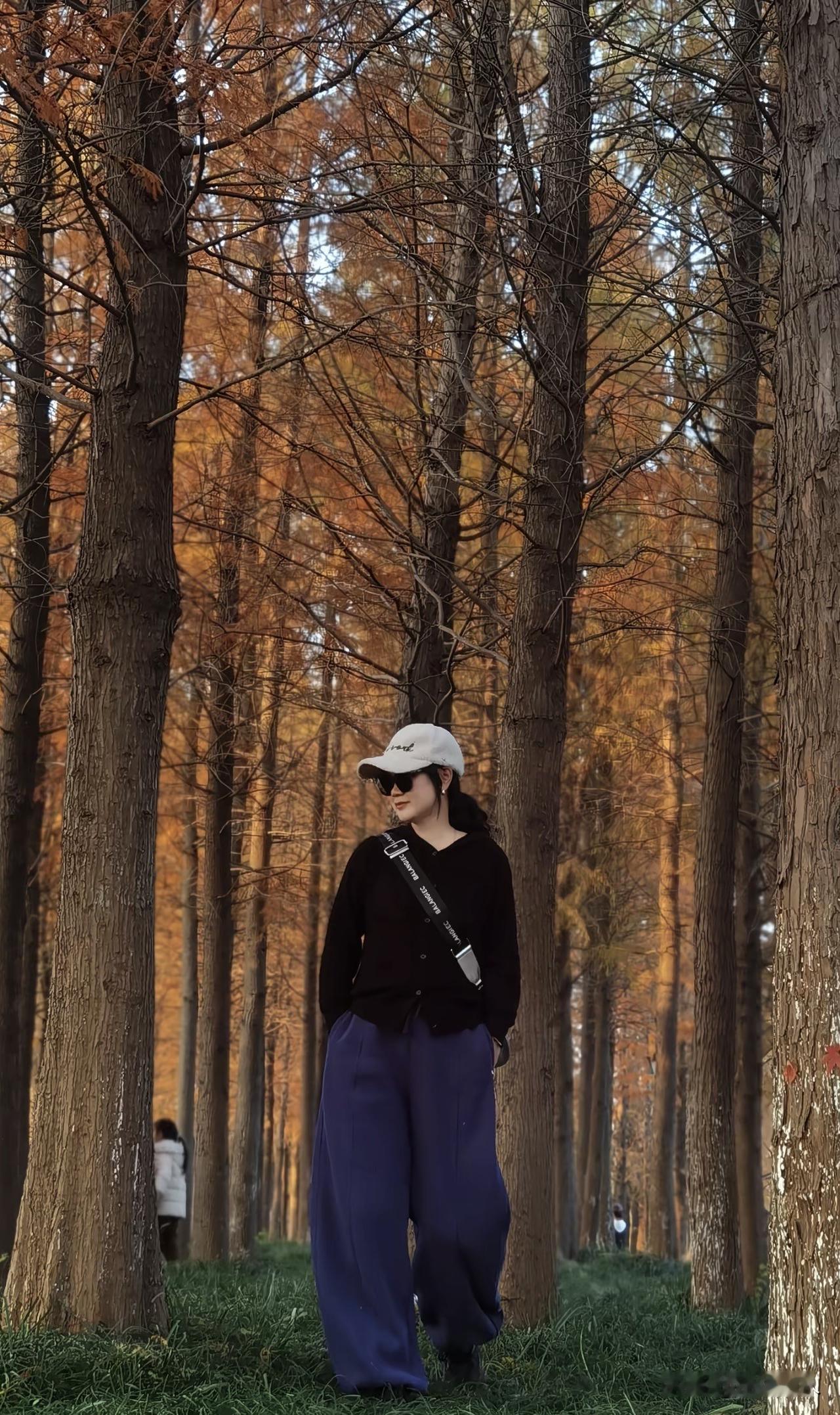 新思维：只因我们亏欠，人间皆在偿还

本人总觉得，人间是座空落落的渡口，是我们带