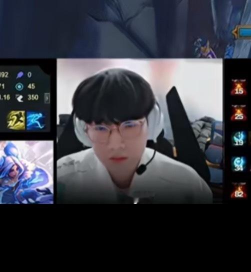 我不行了我真的要被烙馍的蘑菇头笑死了…才来几天就初露端倪… 