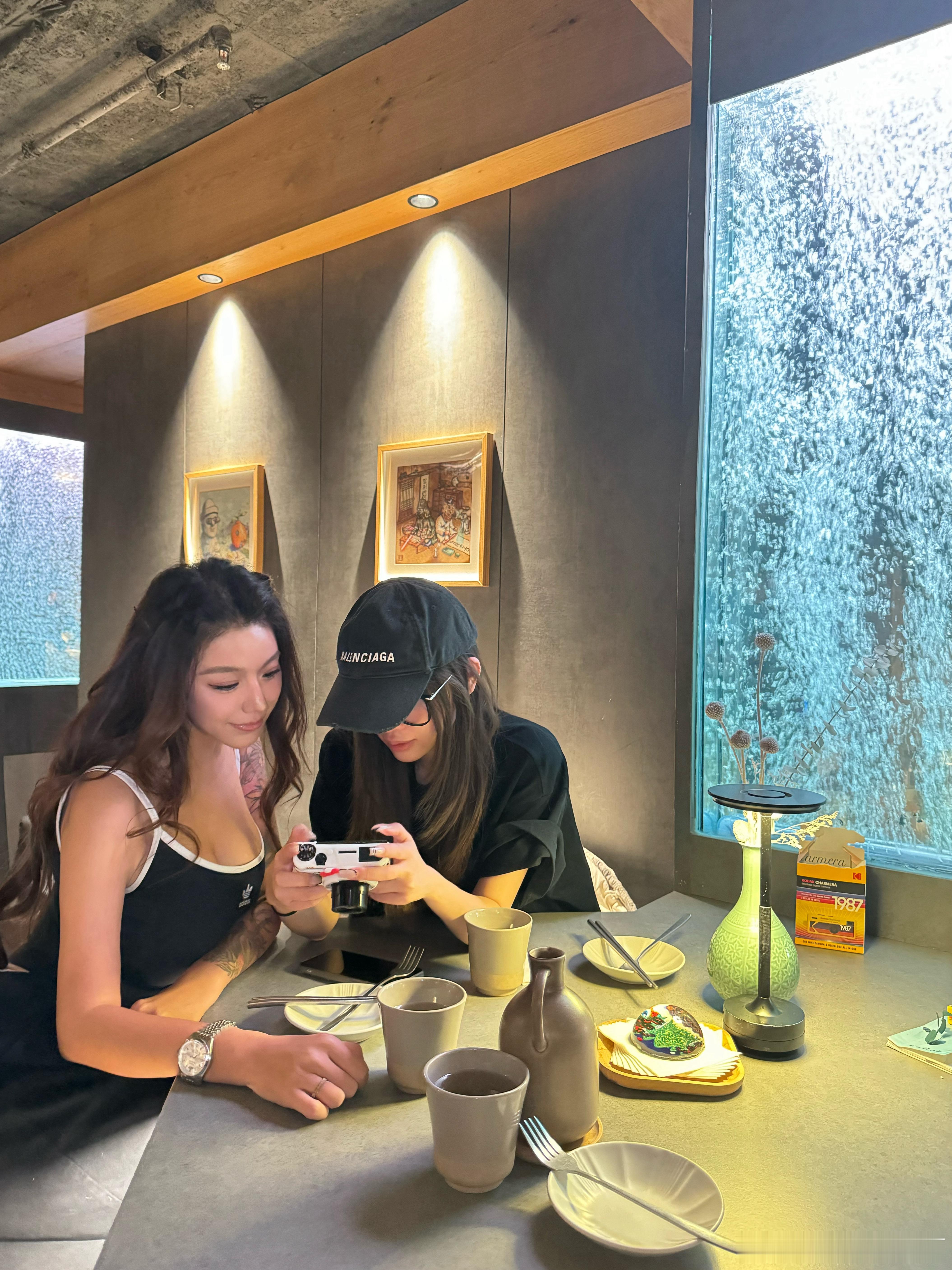 吃一顿年夜饭就要各自回去过年囖 3小时笑了800回