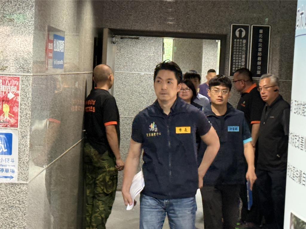 邱议莹任主炮手群攻蒋万安？赖苡任爆背后原因
巴威台风袭击，北北基桃10、11日停