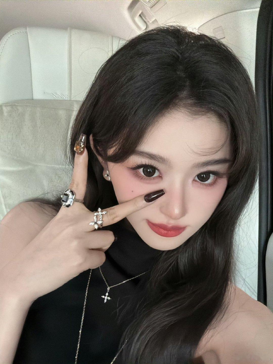 孔雪儿公主上班营业照孔雪儿扫楼自拍照 昭阳公主上班啦 