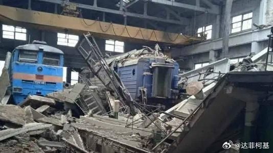 凤凰新闻【乌克兰全黑了！核打击前最后警告，俄军发射13枚“全球禁止”导弹】“炸！