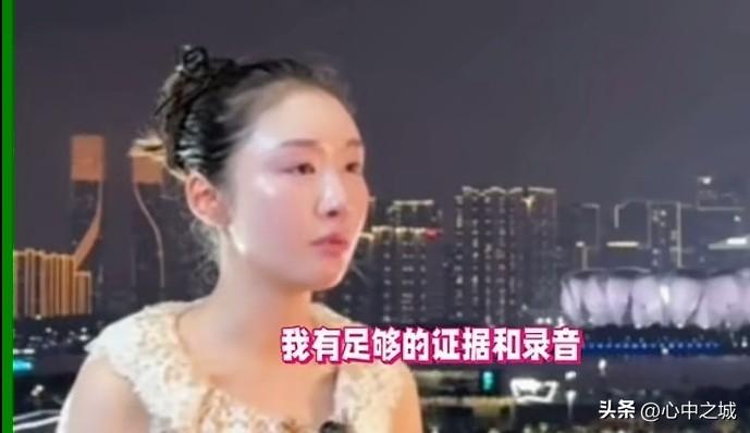 陈露发视频愿意和解，称霍尊是她亲爱的男孩！

至此，一场在网络上喧嚣了5年的情感