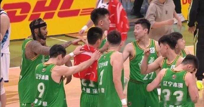 辽宁虽然这两年相继失去郭艾伦和张镇麟，韩德君退役，季初也没了李晓旭和赵继伟，但防