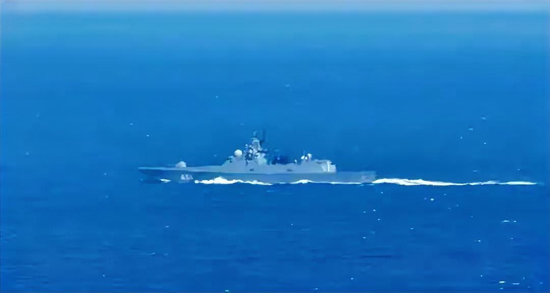 大西洋剑拔弩张！美俄军舰核潜艇对峙，一触即发？
 
大西洋上演大国硬核对峙！美军