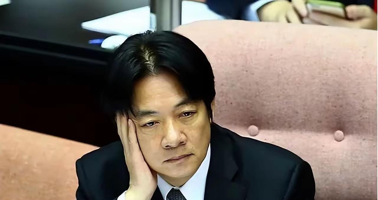 大陆没有宣战，没有封锁，只是在一份政府工作报告里换了一个字——