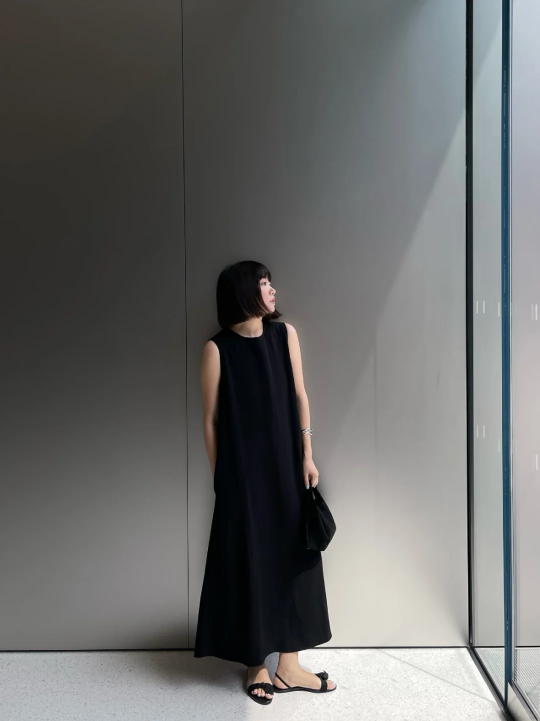 极简小黑裙！