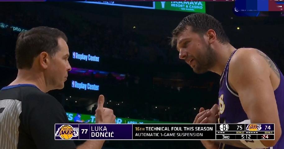 负重前行！NBA湖人戳穿烂网，东契奇41分+8板+3助+3断，禁欲期的东契奇如此