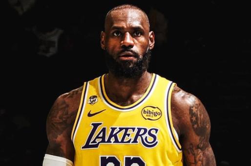 牛，26年至今，400分+100篮板+100助攻，全联盟只有詹姆斯和东契奇做到了