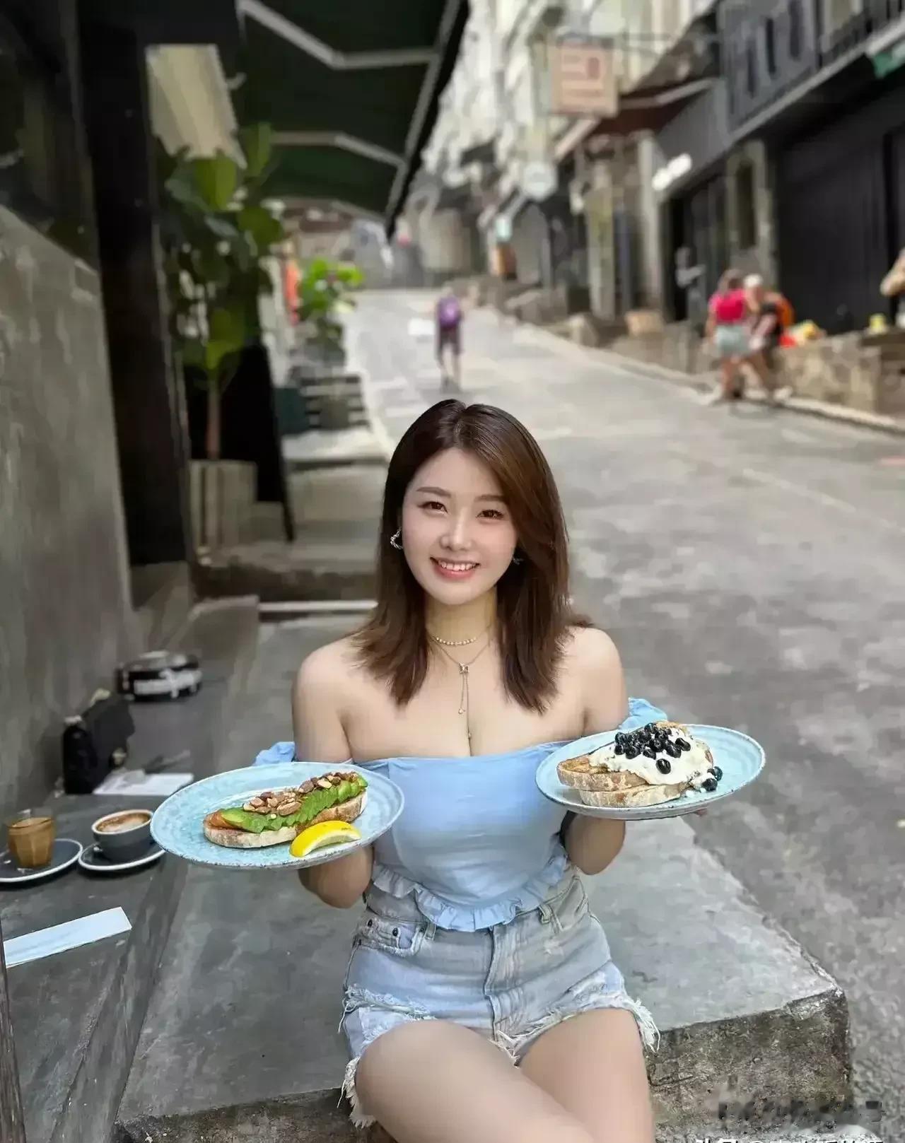 看着蛮好吃的#美女香喷喷# #颜值逆天的美味# #一个长相甜美# #更嫩# #超