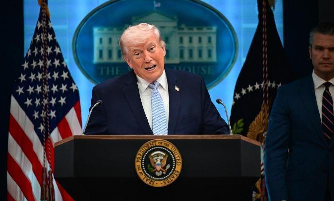 伊朗的赔偿有着落了！
伊朗打仗的损失，终于有人赔了。钱从哪来？两条路。

4月8