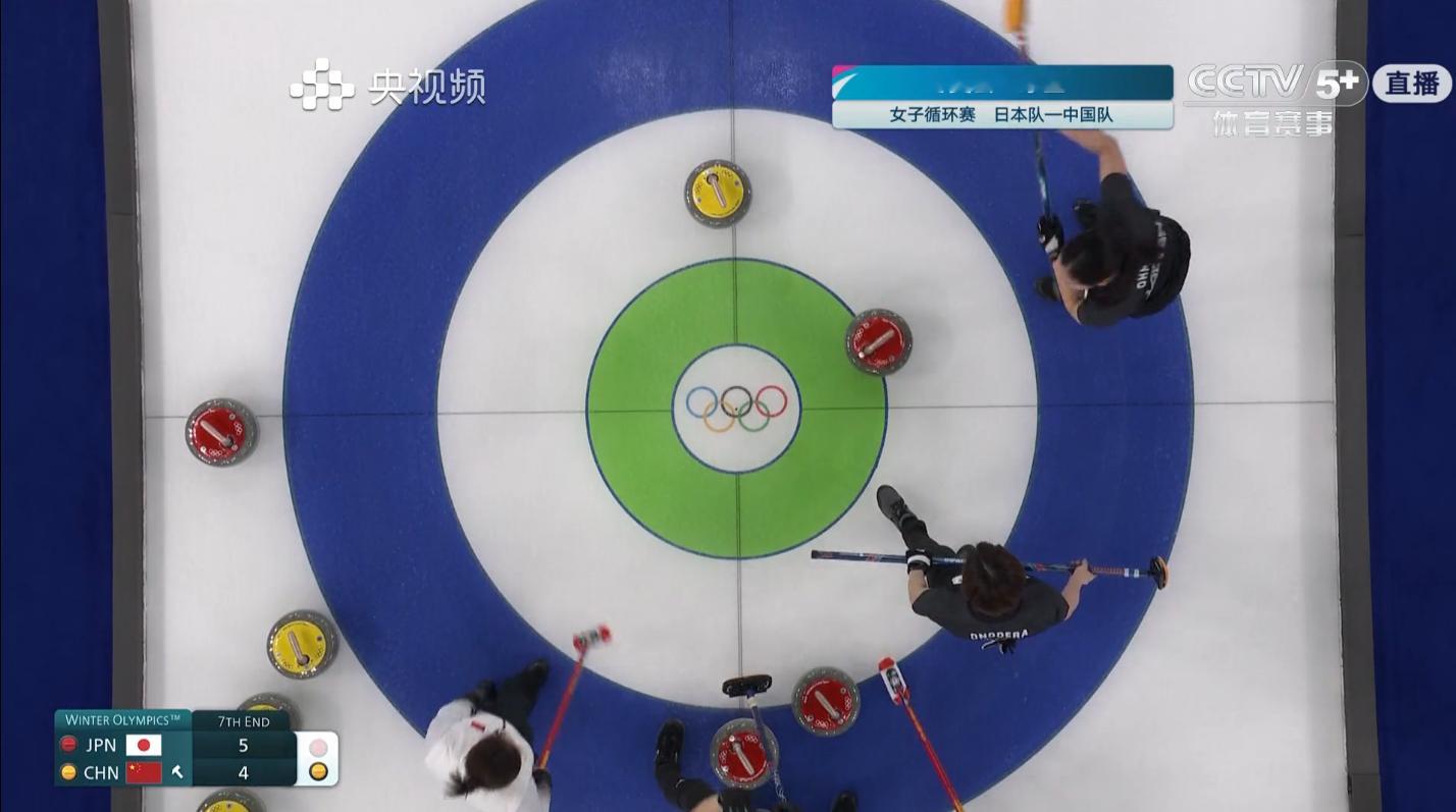 燕姿女士被窝巢逼旋战术折磨得披头散发 