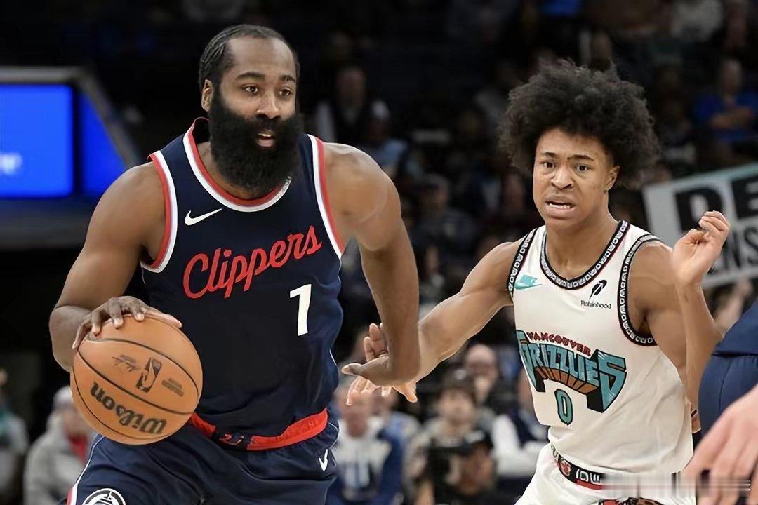 快船vs灰熊  nba  北京时间12月24日，NBA常规赛快船客场对阵灰熊，快