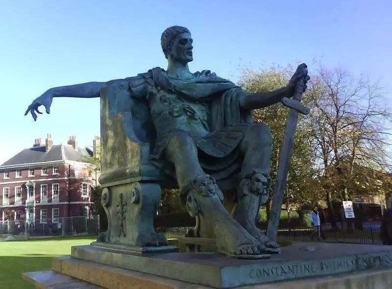 历史上的今天-10月28日
1、312年，君士坦丁一世击败马克森提，统一罗马帝国