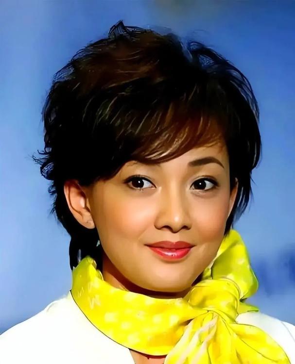 2007年，牛莉生下一女，在一次吵架的过程中，她怒气冲冲地问老公刘亚东：“你比我