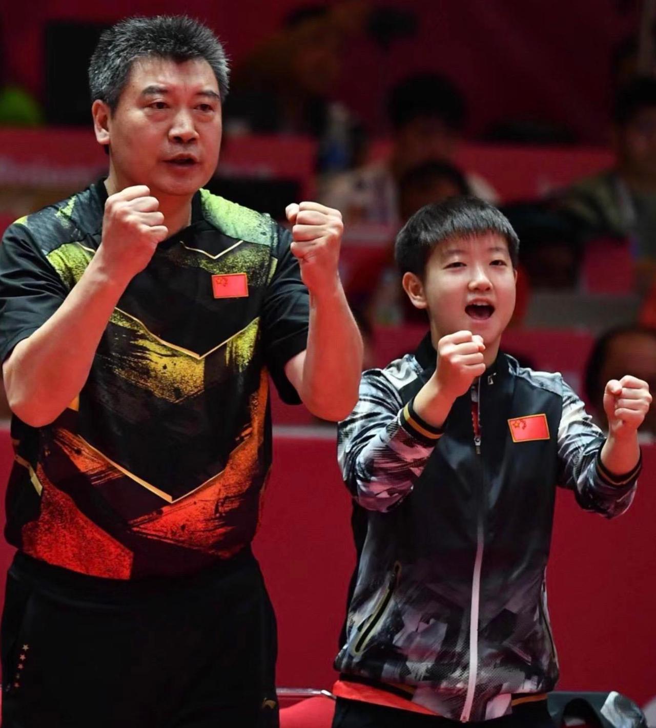 李隼一句话，莎莎鼻酸了……我们也哭了

李隼教练说：莎莎黄金八年，本该单打光芒万