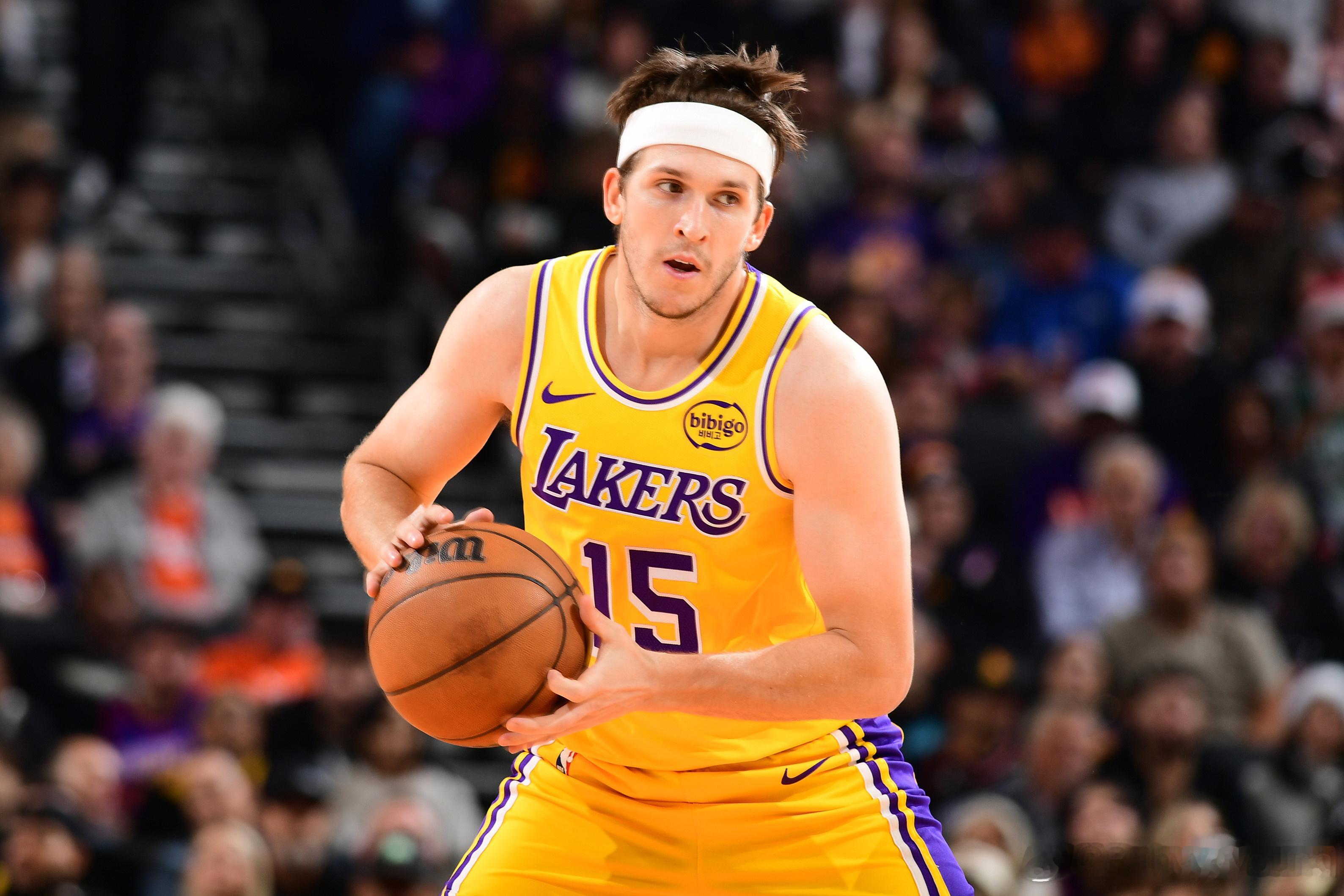 里夫斯小腿二级拉伤 其实伤不伤的影响真不大，湖人队真不缺进攻天赋，核心防守能力弱