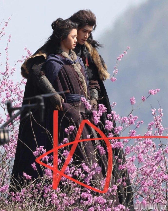 黄杨钿甜张康乐背后抱冰湖重生你就这样going人黄杨钿甜张康乐背后抱,想看！ ​