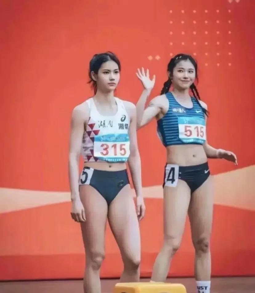 好奇，这些女孩子是怎么发现自己能跨栏的?
踢足球的话，可能是先是爱好，发现了体能