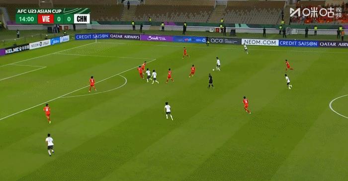 U23亚洲杯 一波前场配合，最后要是回做给队友打门就好了 ，但也吹了接球越位 U