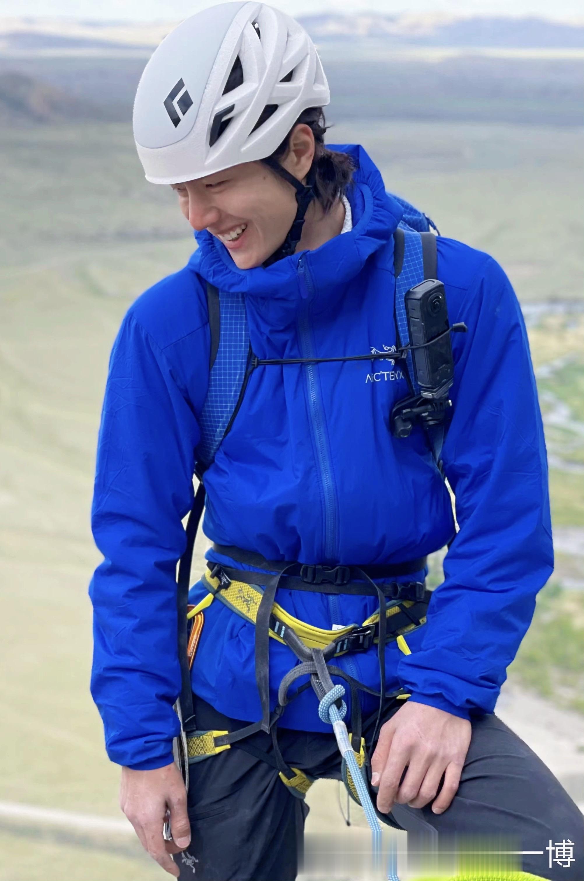 👀我宝长得真好看 笑的真开心～💚。