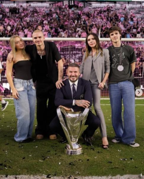 美职联总决赛，迈阿密国际3-1击败温哥华白浪，队史首次赢得美职联冠军。迈阿密国际