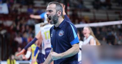 欧冠刚把米兰踢出局，转头就被人家剃了个光头。这球你看懂了吗？
 
意甲半决赛第一