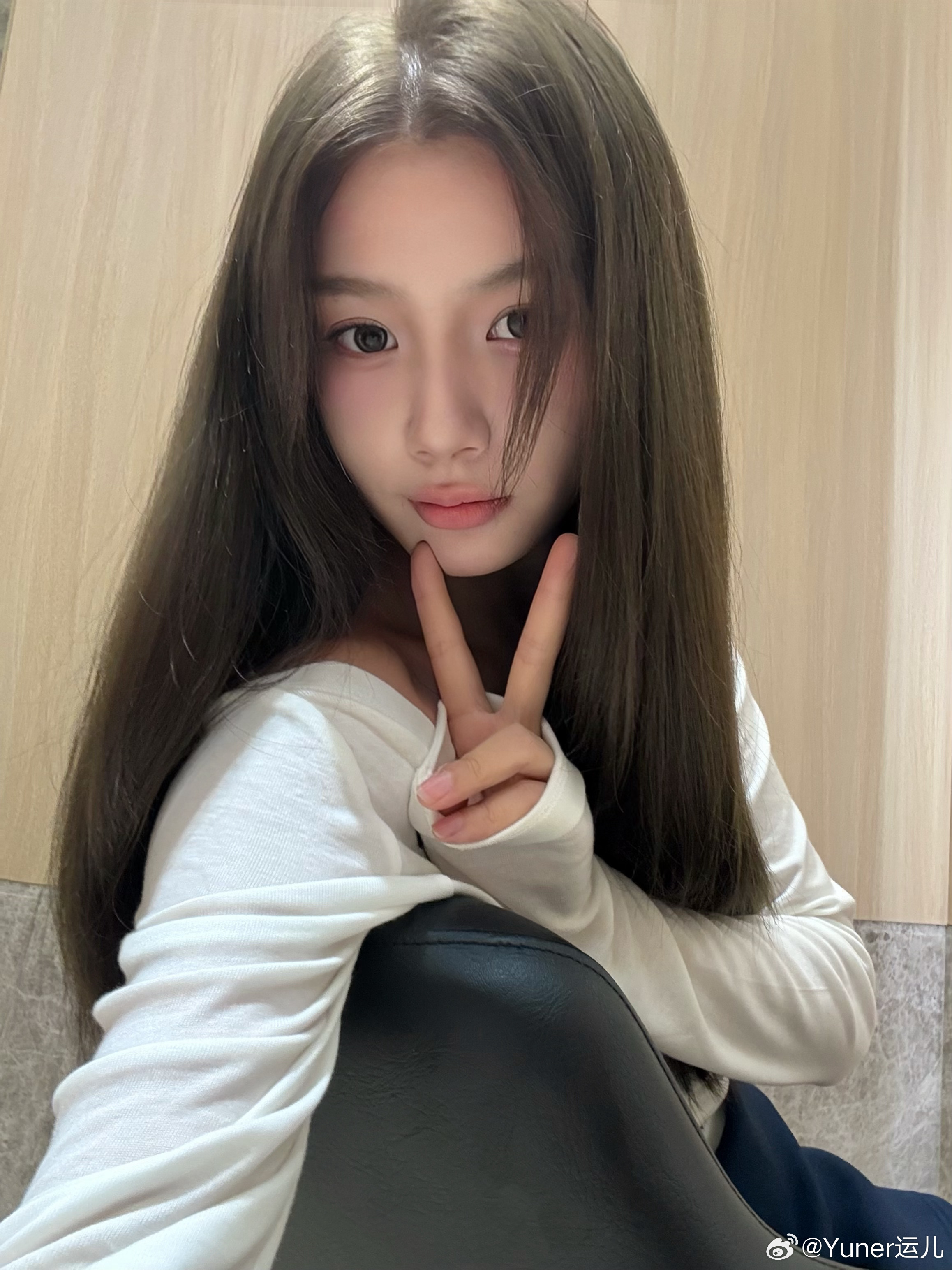 尝试染了浅发色 看看能坚持几天… ​​​