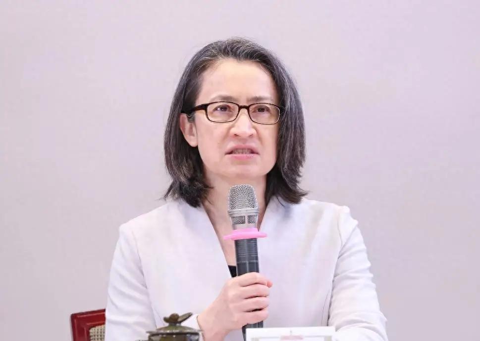 黎智英被判20年，萧美琴终于发声了！
 
2月9日，萧美琴面对媒体时妄称：中国大