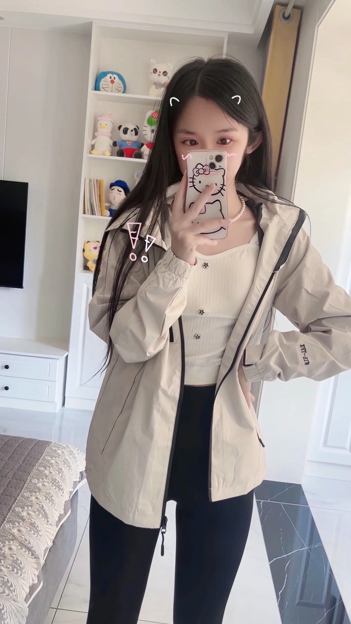 对镜拍瑜伽裤完美身材背影清纯