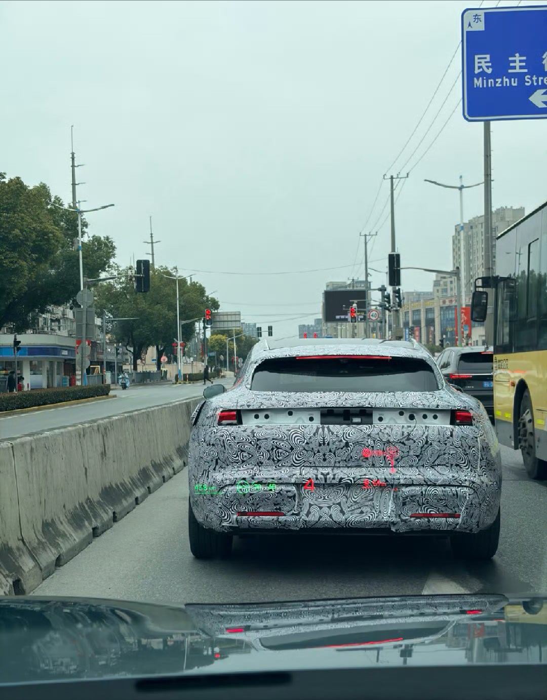 看起来是尚界Z7T 