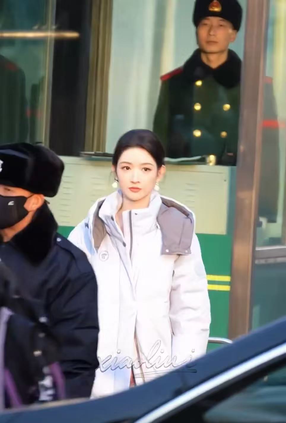 王玉雯春晚路透缎面长裙好仙 王姐这波彩排路透直接美出圈！粉色缎面长裙自带柔光滤镜